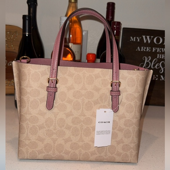 Mollie Tote 25 💖 in signature canvas with heart charm - Picture 4 of 9